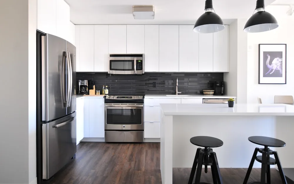 A clean, empty kitchen in a Nottingham rental ready for a check-out inspection.